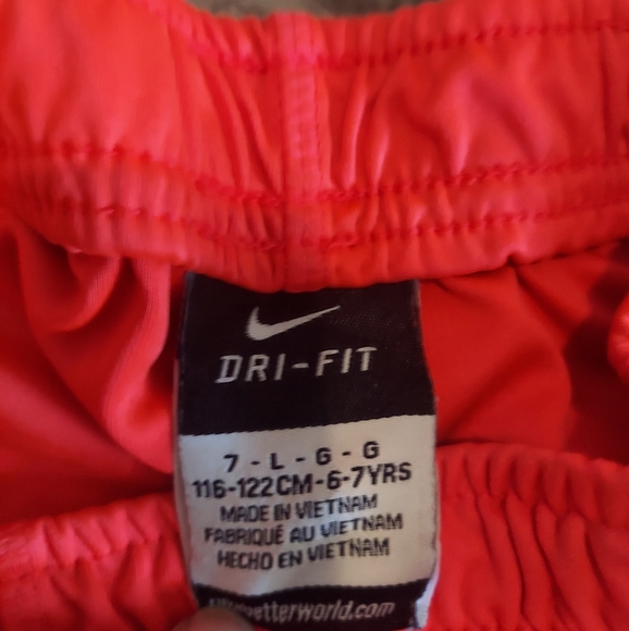 BOYS NIKE SHORTS - Picture 4 of 4